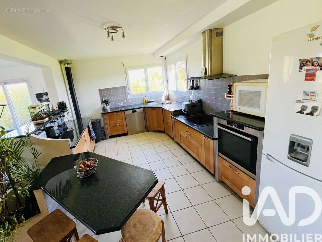 Maison 151 m² à Barneville-Carteret  - photo 8