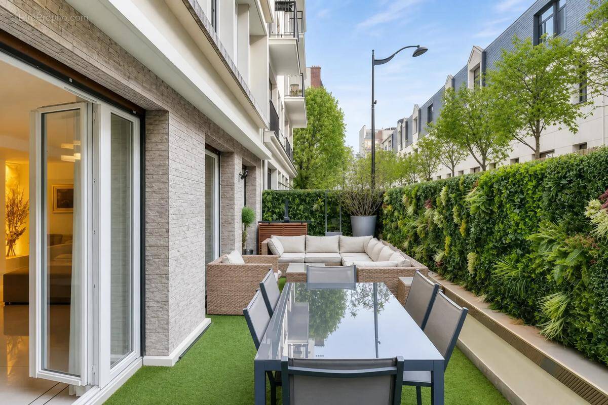 Appartement à NEUILLY-SUR-SEINE