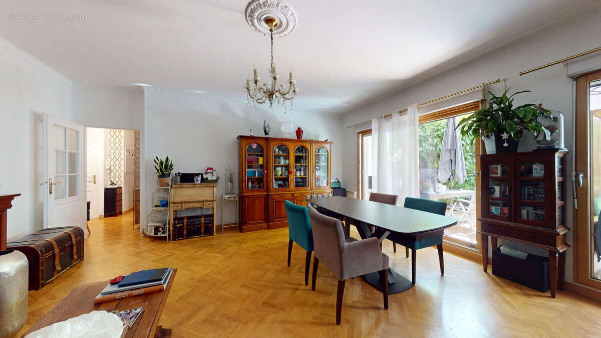 Appartement à SAINT-CYR-L'ECOLE