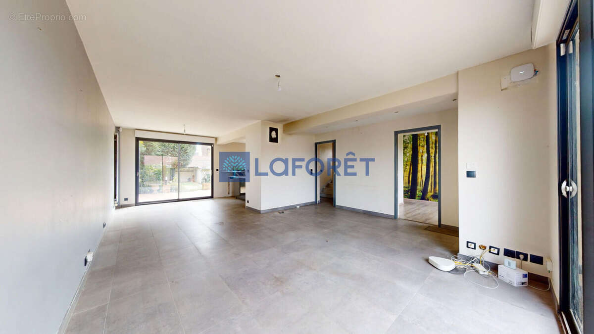 Maison à PARAY-VIEILLE-POSTE