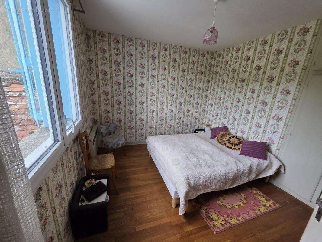 Maison à LIGNAC