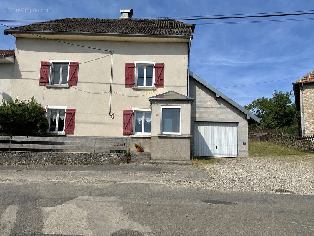 Maison mitoyenne d’un côté situé à LA GRANGE 25380 - photo 2