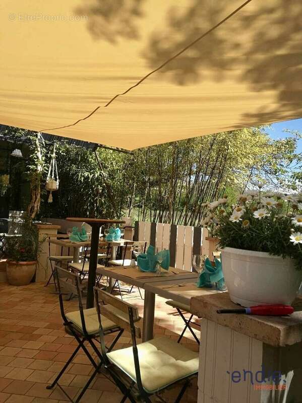 Commerce à SALERNES