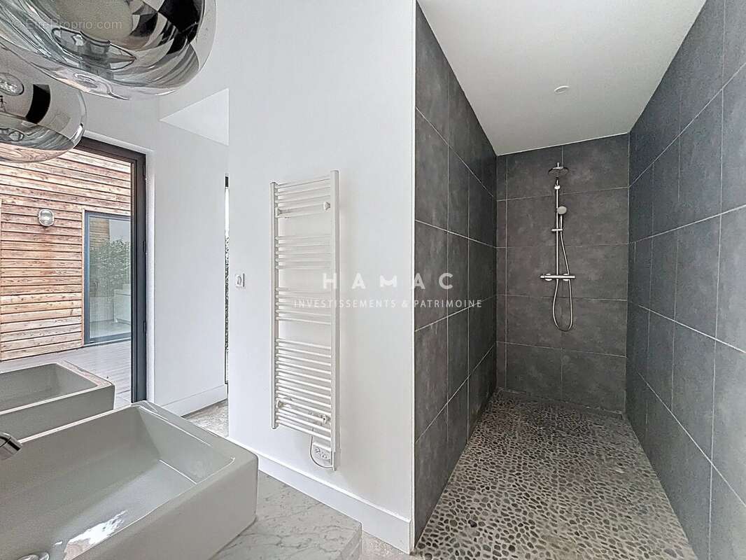 Appartement à LYON-9E