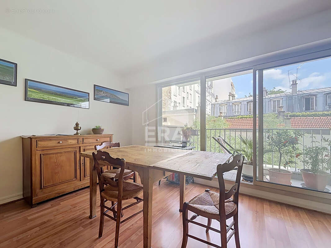 Appartement à PARIS-12E