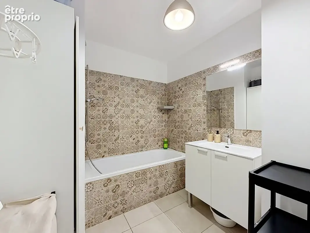 Appartement T3 au troisième étage avec terrasse et parking - photo 10