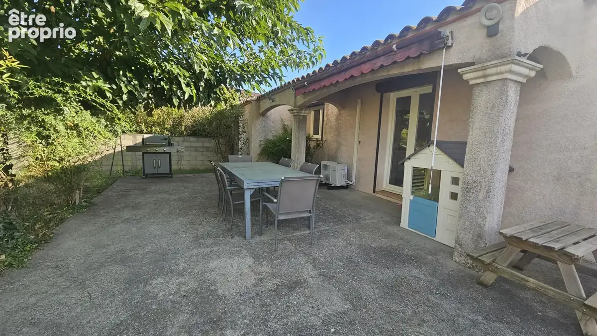Maison traditionnelle de plain-pied   88 m2   3 chambres   terrain 655 m2 - photo 2
