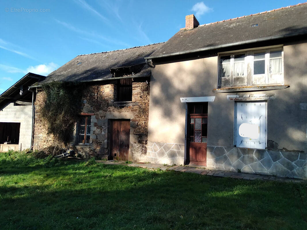 Maison à COMBOURG