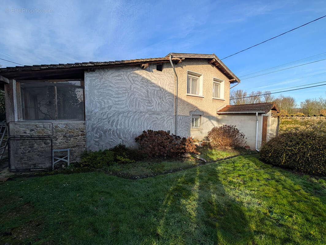 Maison à PONT-EVEQUE