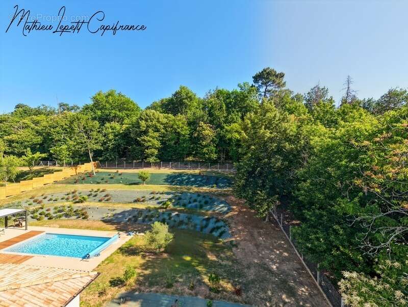 Maison contemporaine de 253 m² avec piscine, garage isolé de 100 m² et terrain de 4 728 m² – CHANCELADE- aucun travaux à prévoir - photo 20