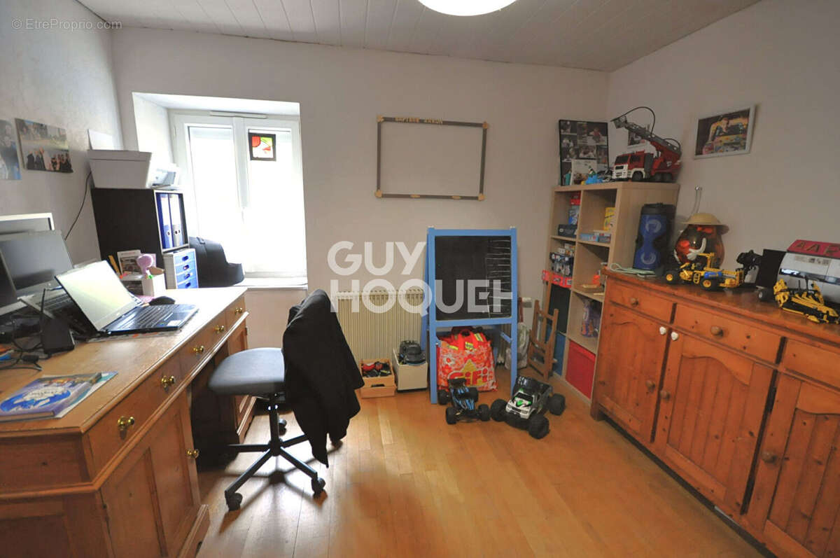 Maison à Sainte Catherine de 200 m2 sur une parcelle de 511 m². - photo 7