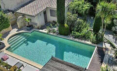 Maison 360 m² à Uzes  - photo 3