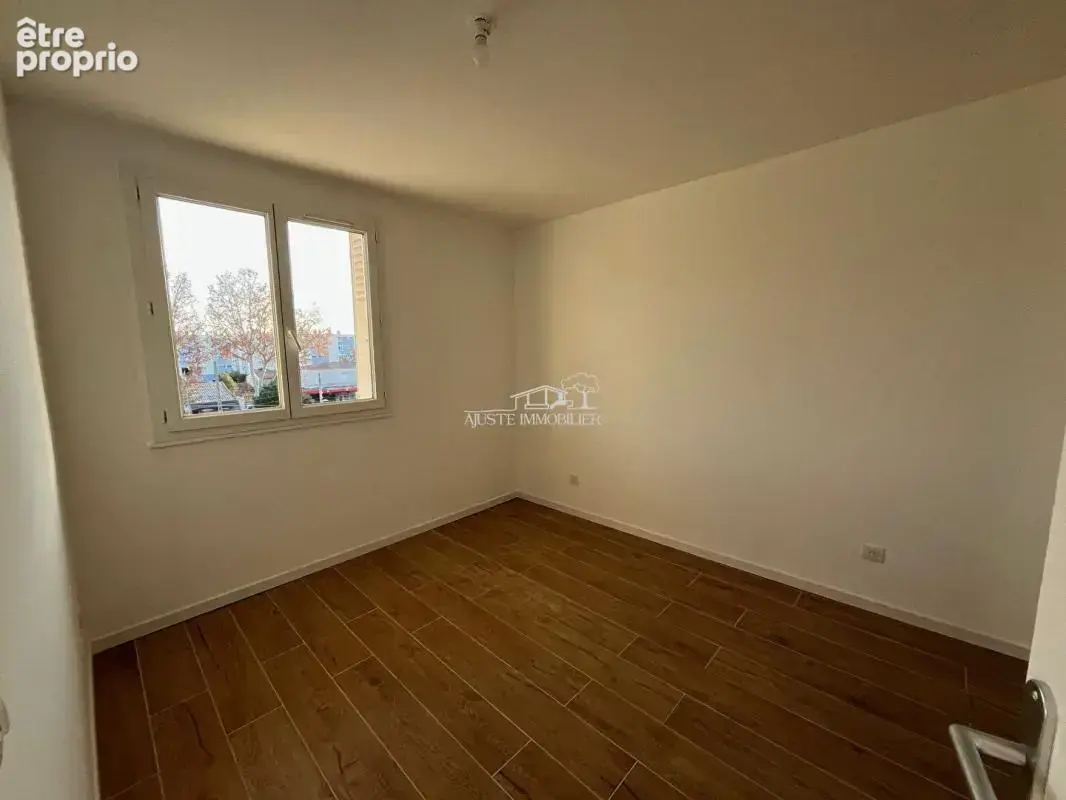 Appartement Marignane T3 50 m2 dernier étage refait à neuf - photo 4