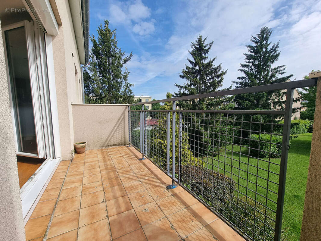 Appartement à CHILLY-MAZARIN
