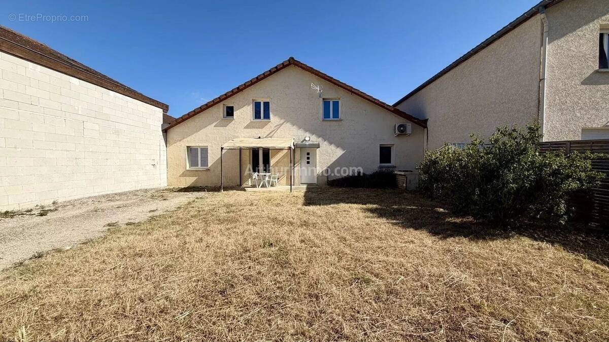 Maison à SOLEYMIEU