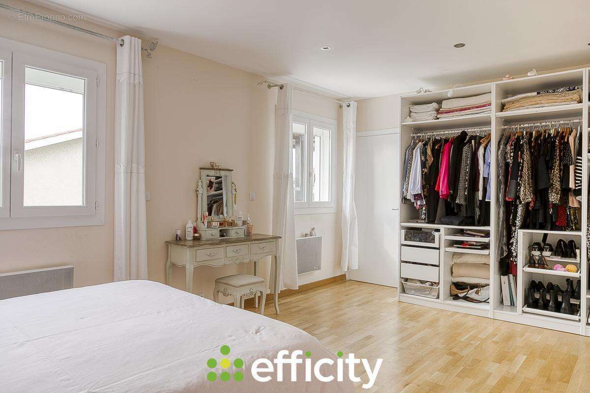 Maison à CHASSE-SUR-RHONE