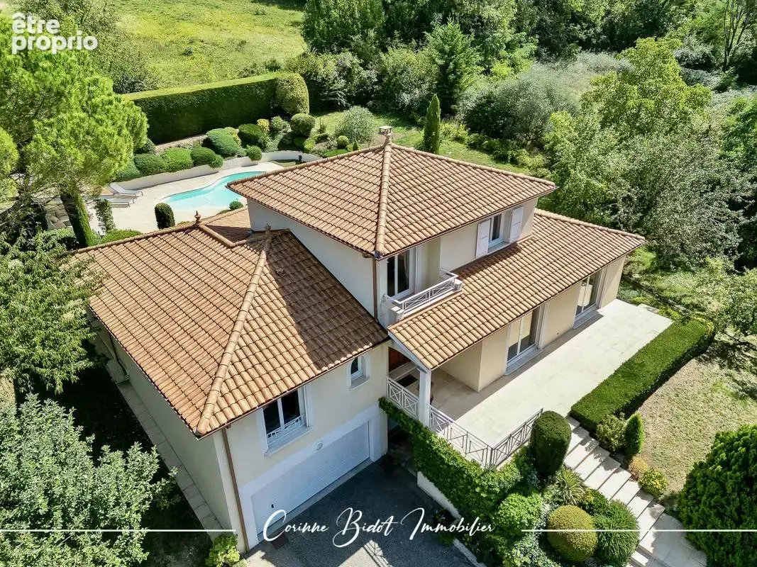 Maison à SAINT-PIERRE-DE-CHANDIEU