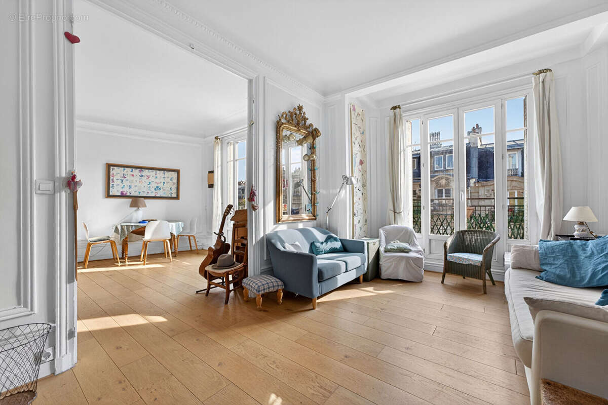 Appartement à PARIS-15E