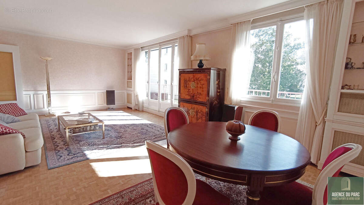 Appartement à VILLE-D'AVRAY