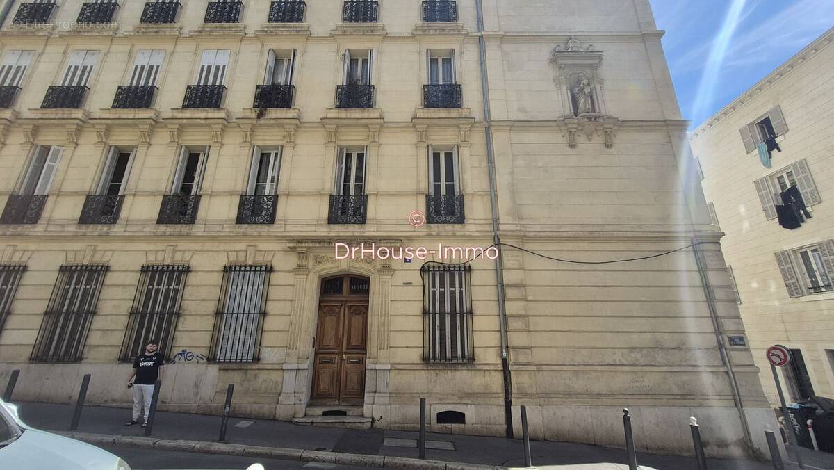 Appartement à MARSEILLE-1E