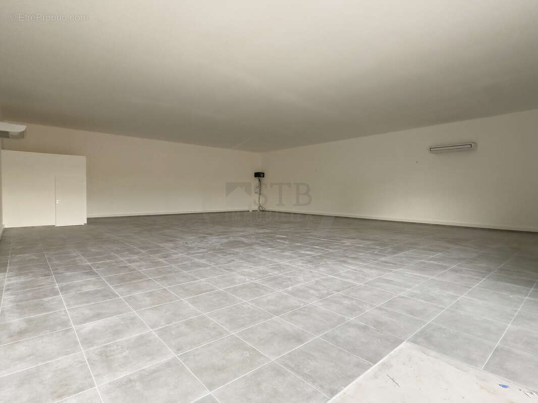 Commerce à LORIOL-SUR-DROME