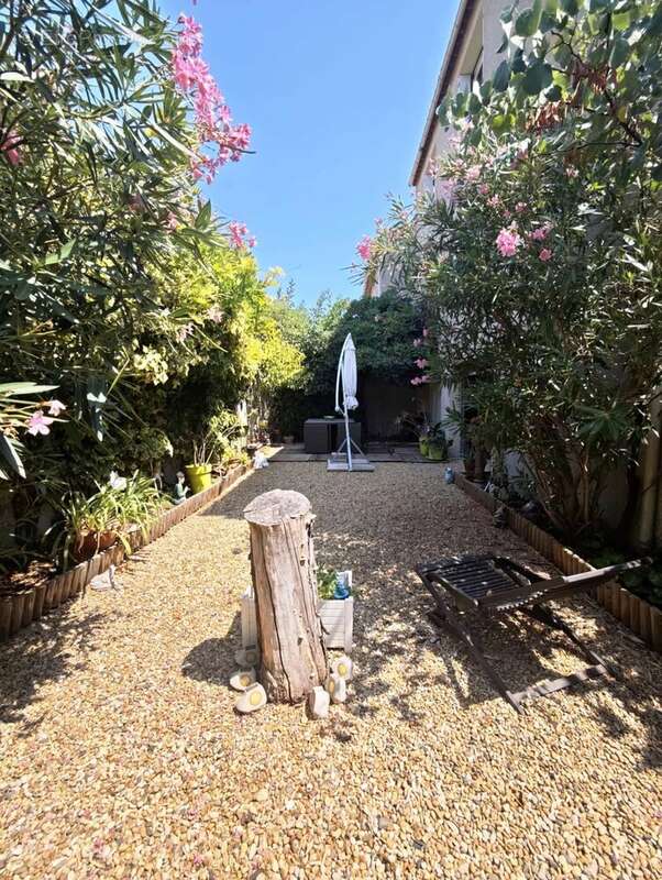 NARBONNE – Appartement T4 de 79 m² avec jardin, garage et celliers - photo 14