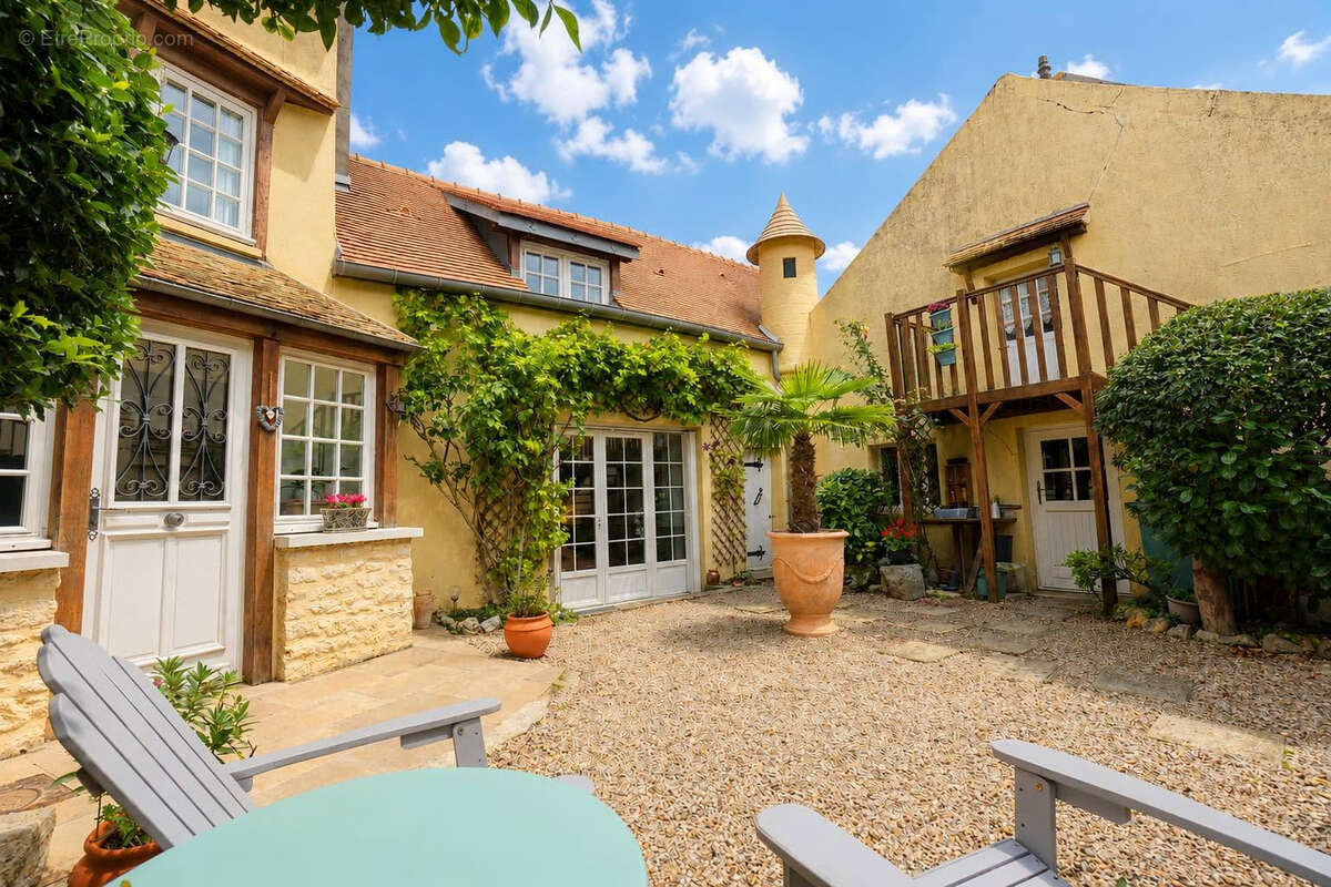 Maison à ARNOUVILLE-LES-MANTES