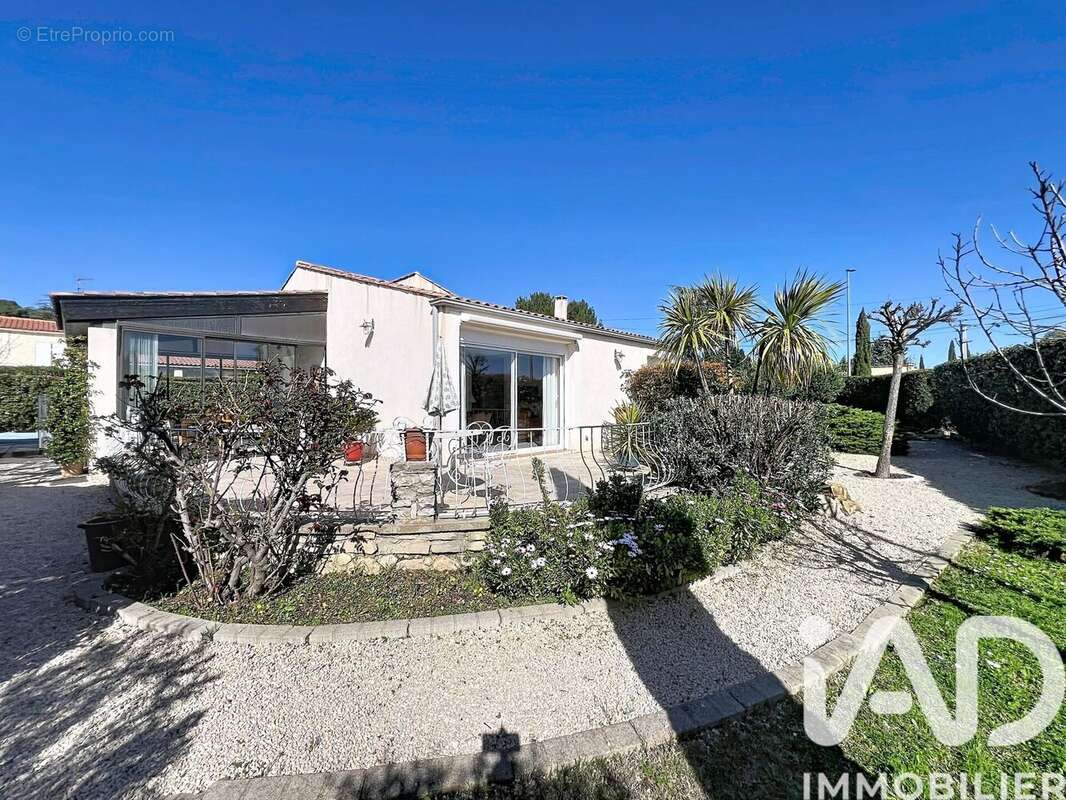Photo 2 - Maison à VELAUX