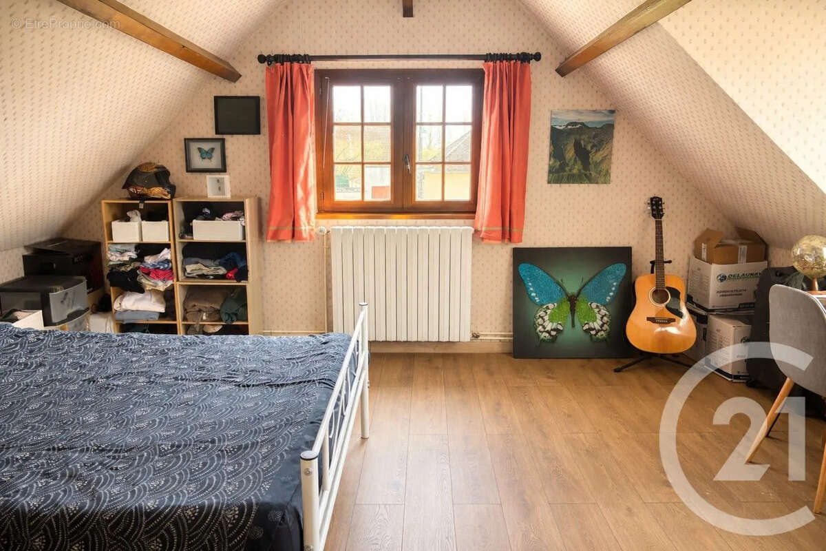 Maison à CHERISY