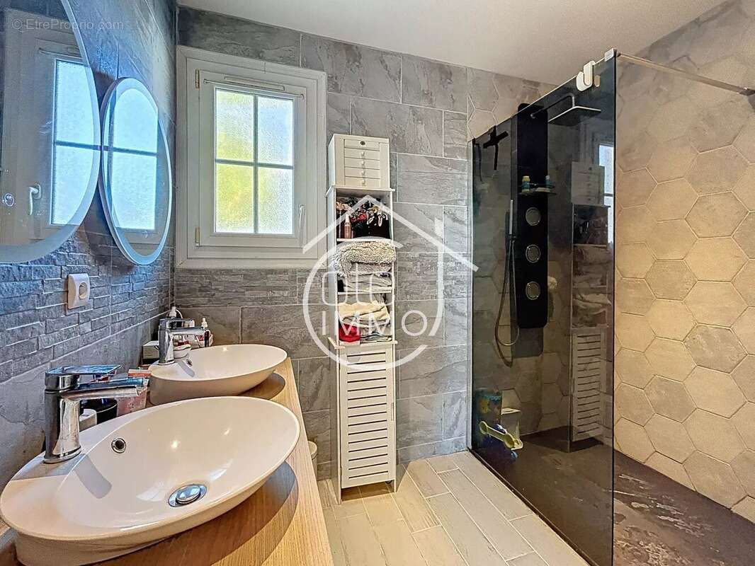 Maison à SAINT-PHILIPPE-D&#039;AIGUILLE