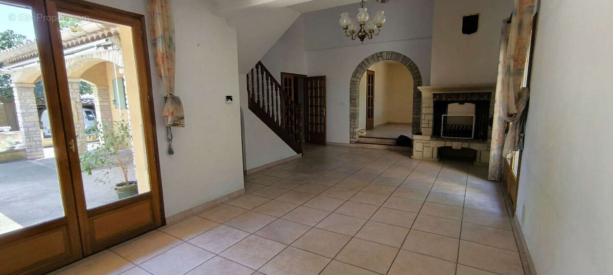 Maison à BOUILLARGUES