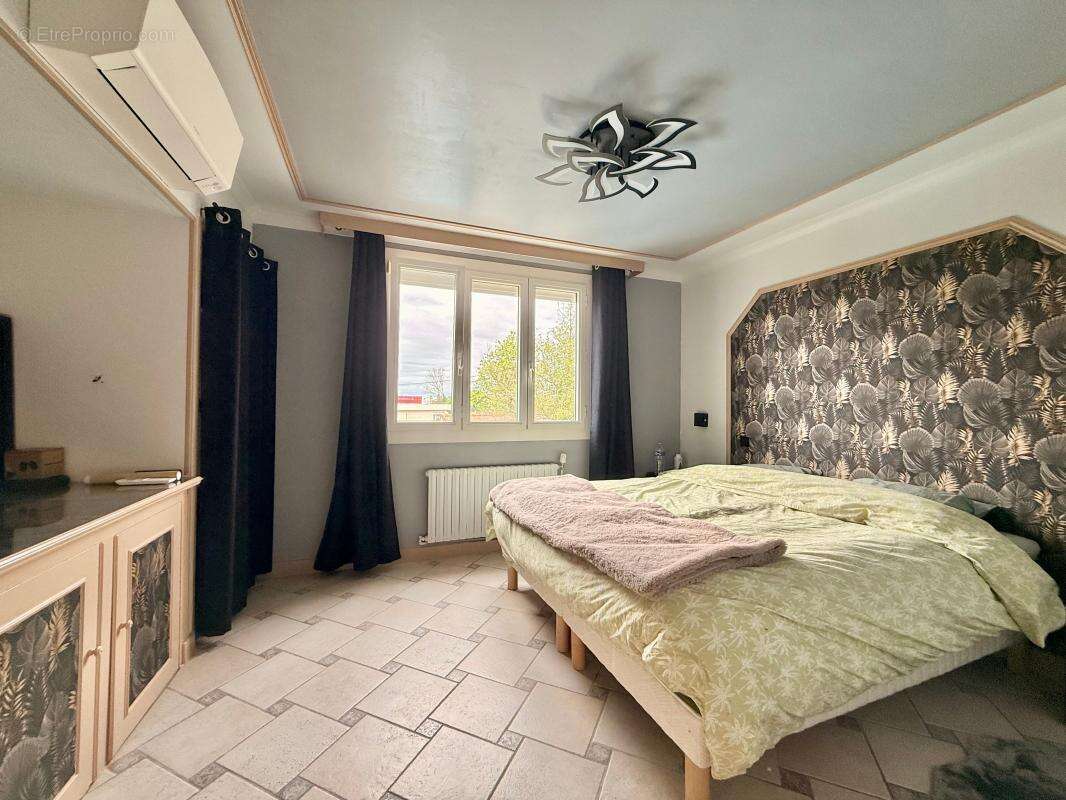 Maison à GENLIS