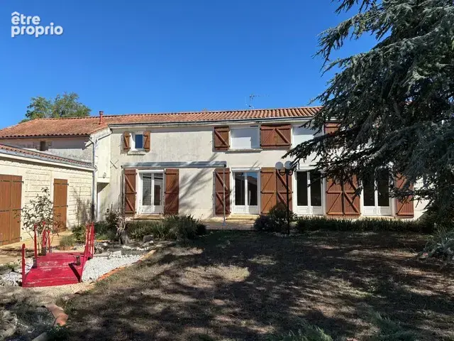 Photo Maison à Benet au prix de 321 980€