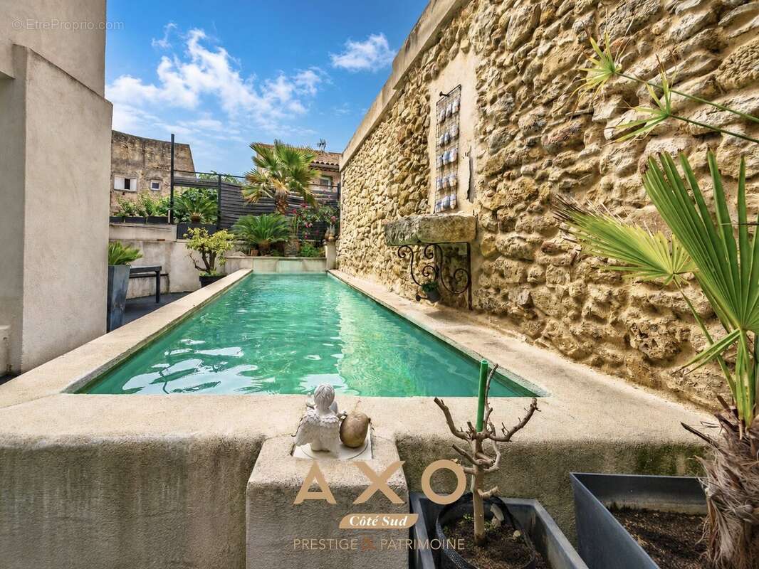 Lambesc - maison - 250m² - 3 chambres - piscine - 750 000  - photo 4