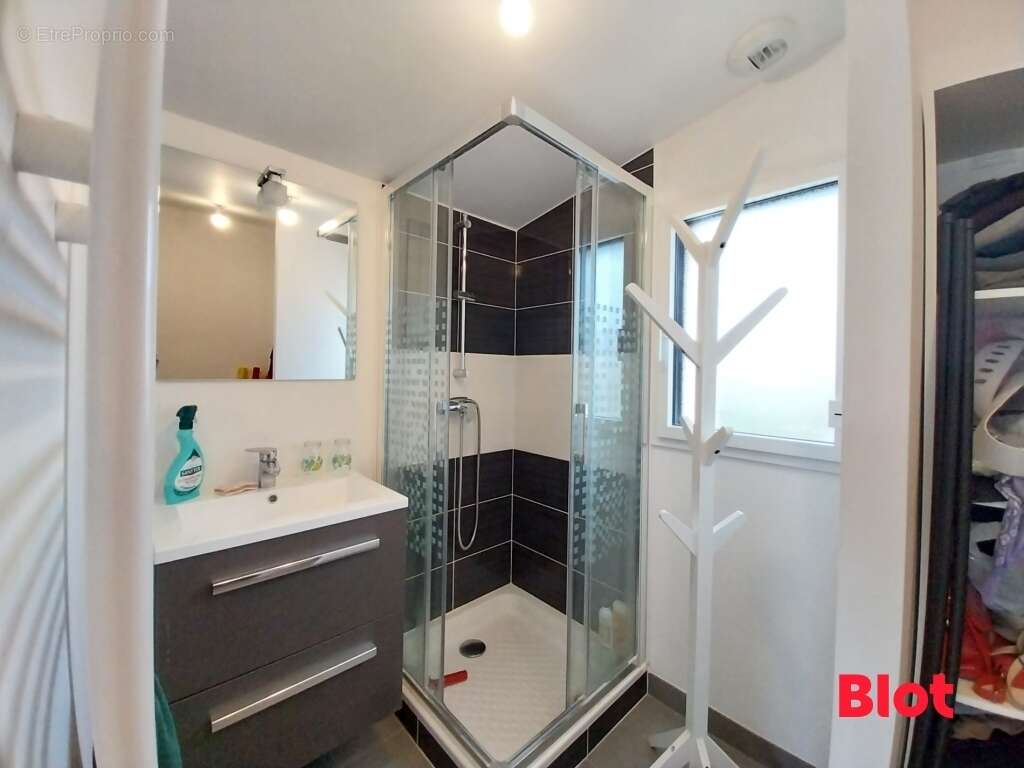 Maison à LE TRONCHET