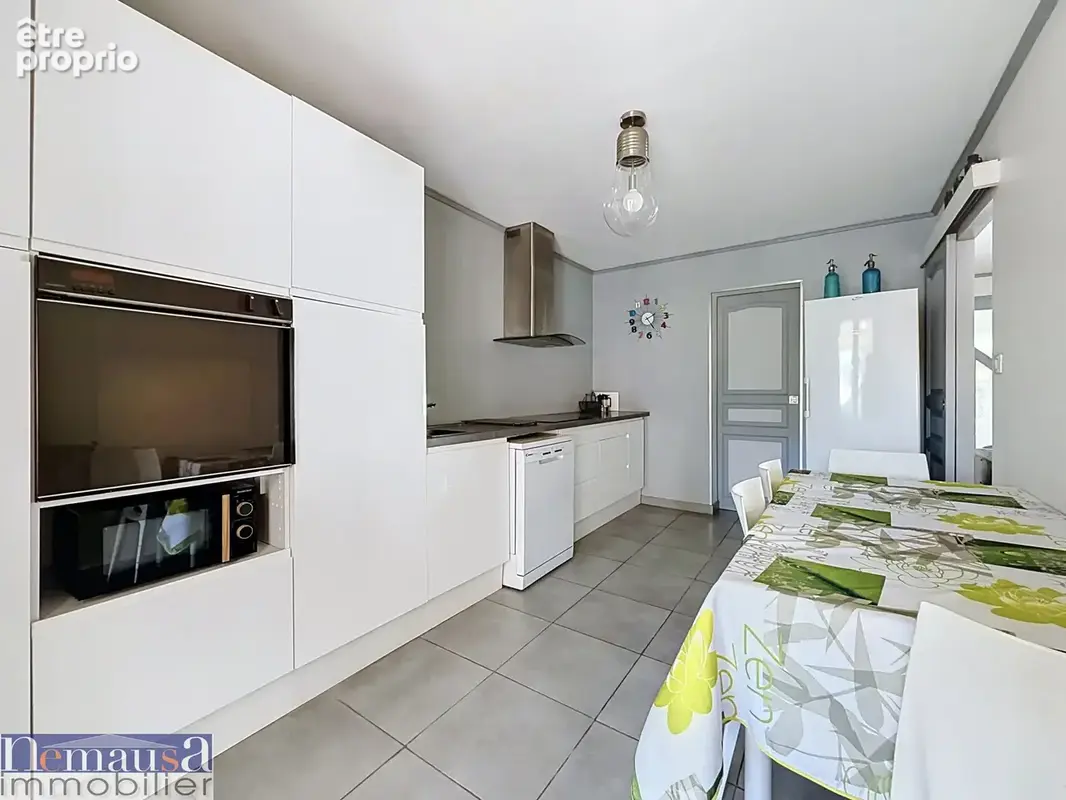 A vendre Maison plain-pied 118 m2 avec piscine et véranda   Nîmes, secteur CHU Carémeau - photo 6