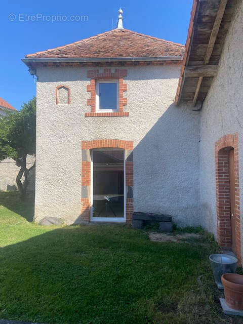 Maison à LUZILLAT
