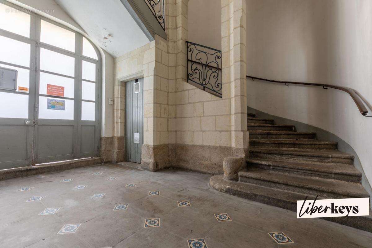Studio fonctionnel de 21 m² - 34m² au sol secteur Graslin - photo 3