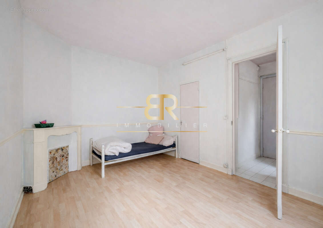 Appartement à PARIS-14E