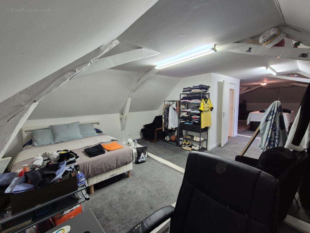 Maison à MONTGIVRAY