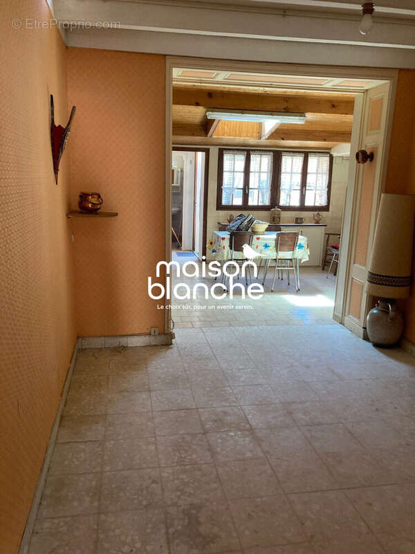 Maison 86 m² à La Mothe-Saint-Heray  - photo 4