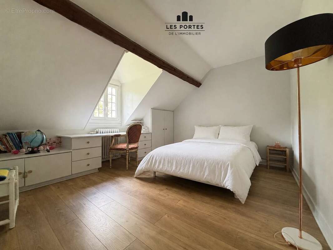Maison à NOISY-SUR-ECOLE