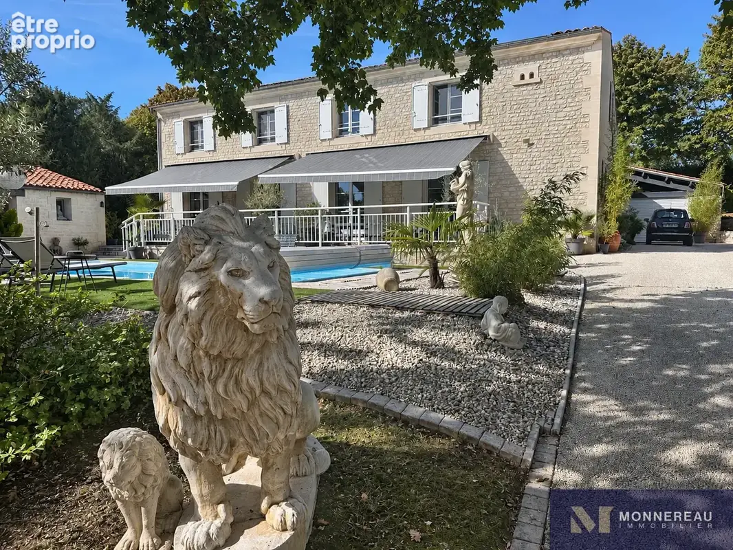 Magnifique maison de caractere avec piscine a saintes - photo 26