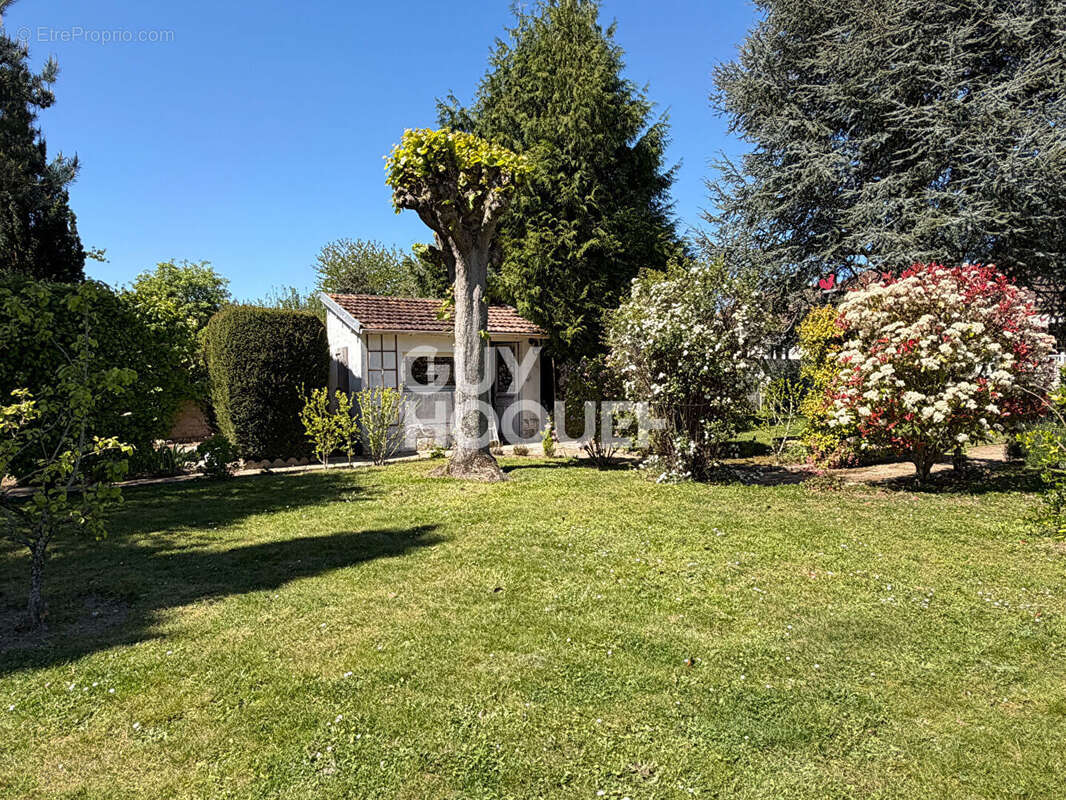 Maison à MENNECY