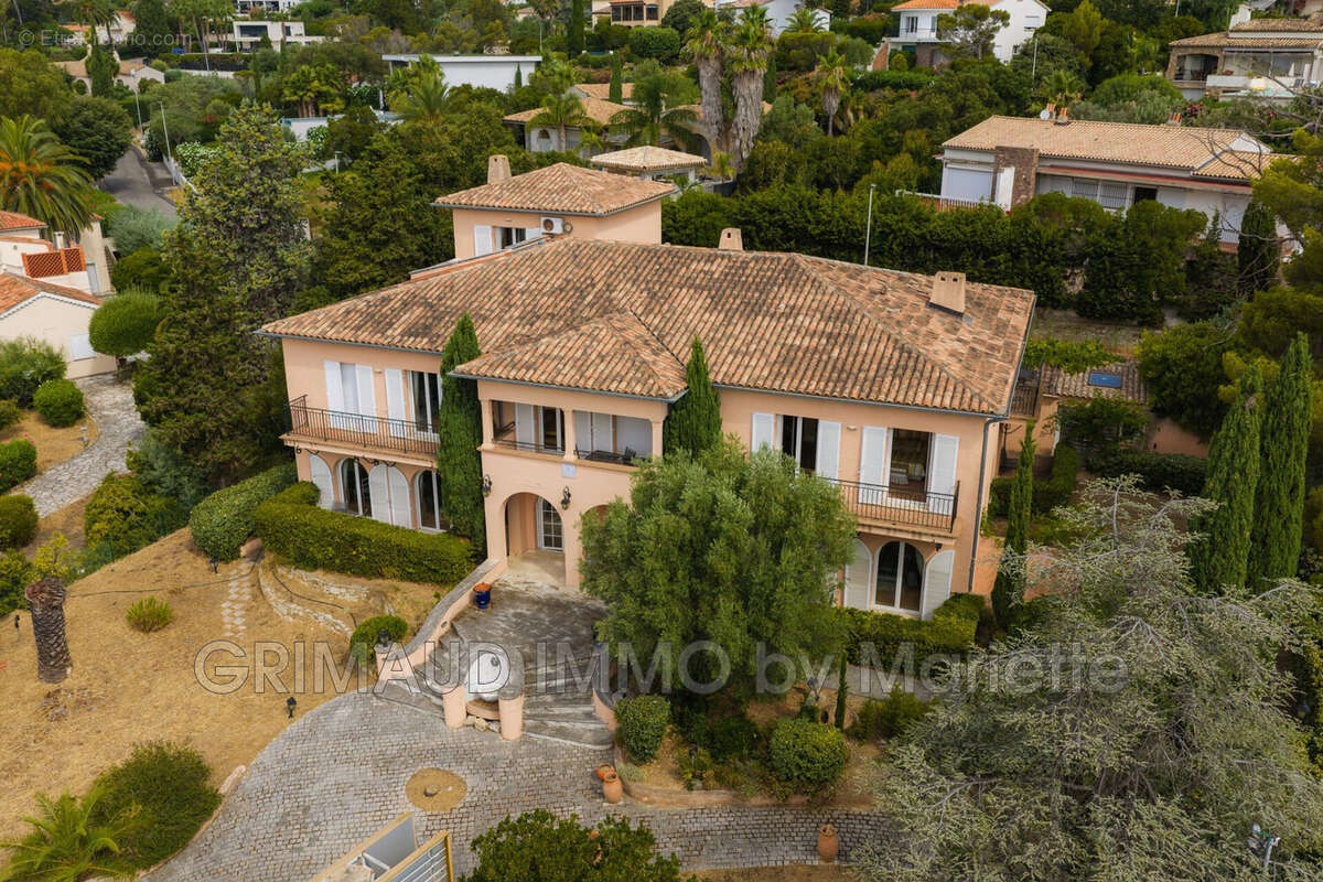 Maison 650 m² à Les Issambres  - photo 3