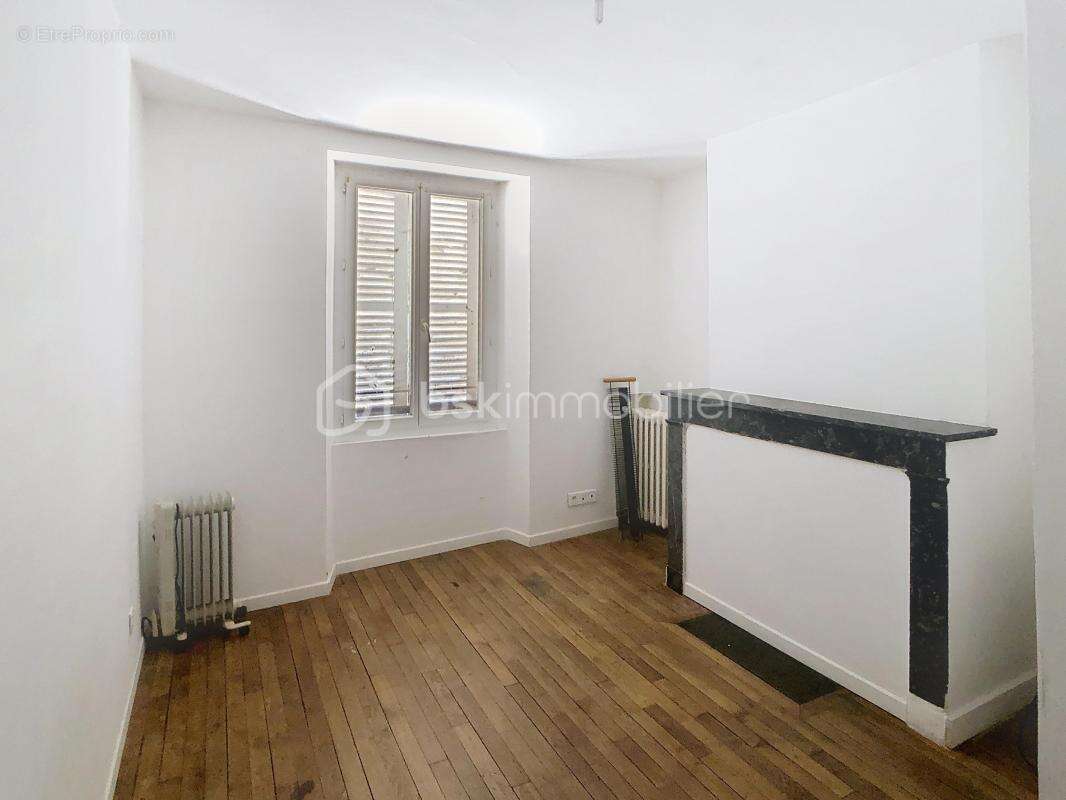 Appartement à CERISIERS