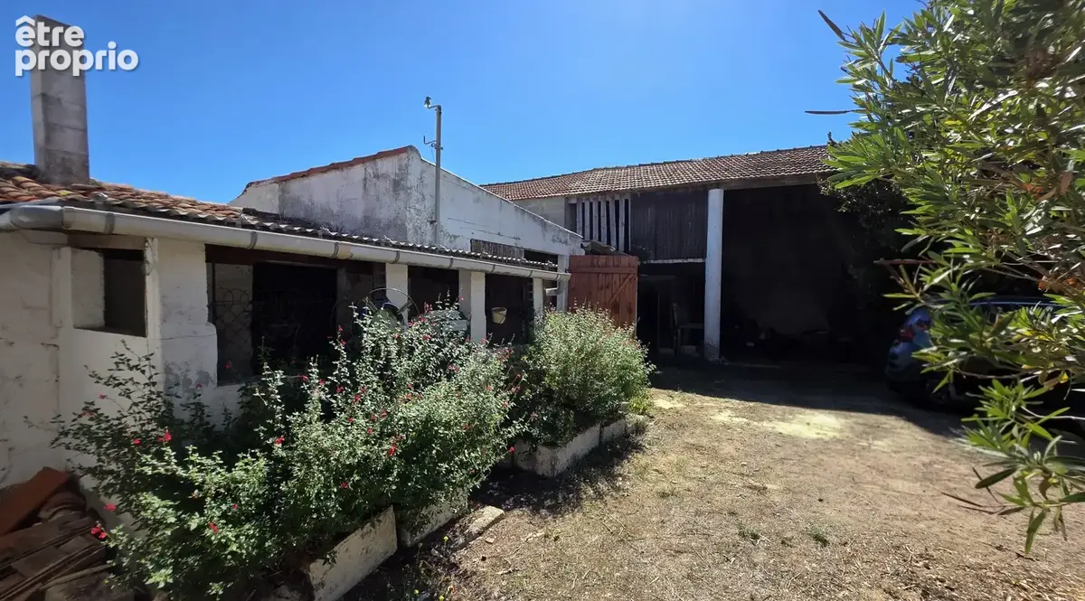 Propriété à rénover avec maisons et nombreuses dépendances   à 5 minutes à vélo de la plage - photo 18