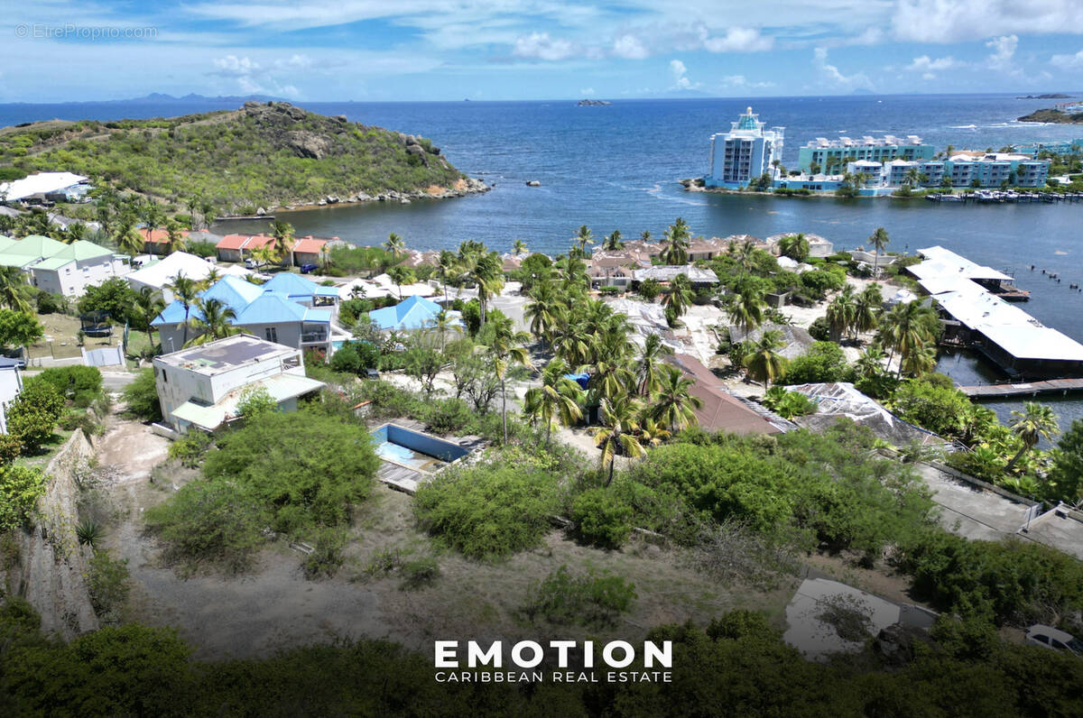 Terrain à SAINT-MARTIN