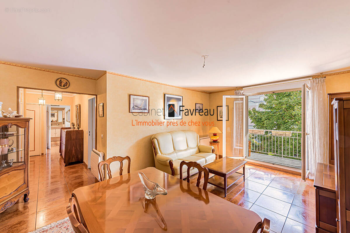 Appartement à L&#039;HAY-LES-ROSES