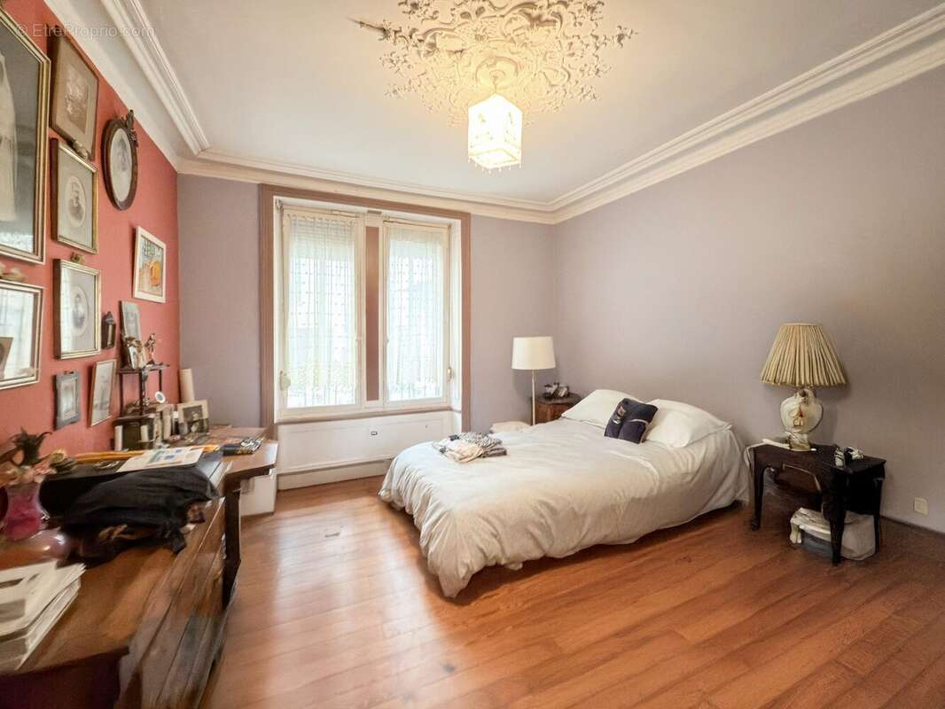 F3- Chambre 2 - Appartement à EPINAL